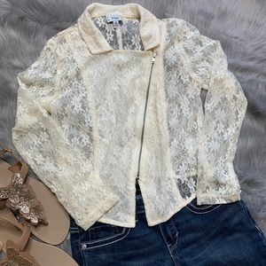 💥BOGO SALE💥D-Signed Girls Lace Zip Top
